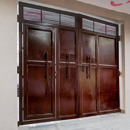 Hotel The Arrow Near Paschim Vihar Delhi  Extérieur photo