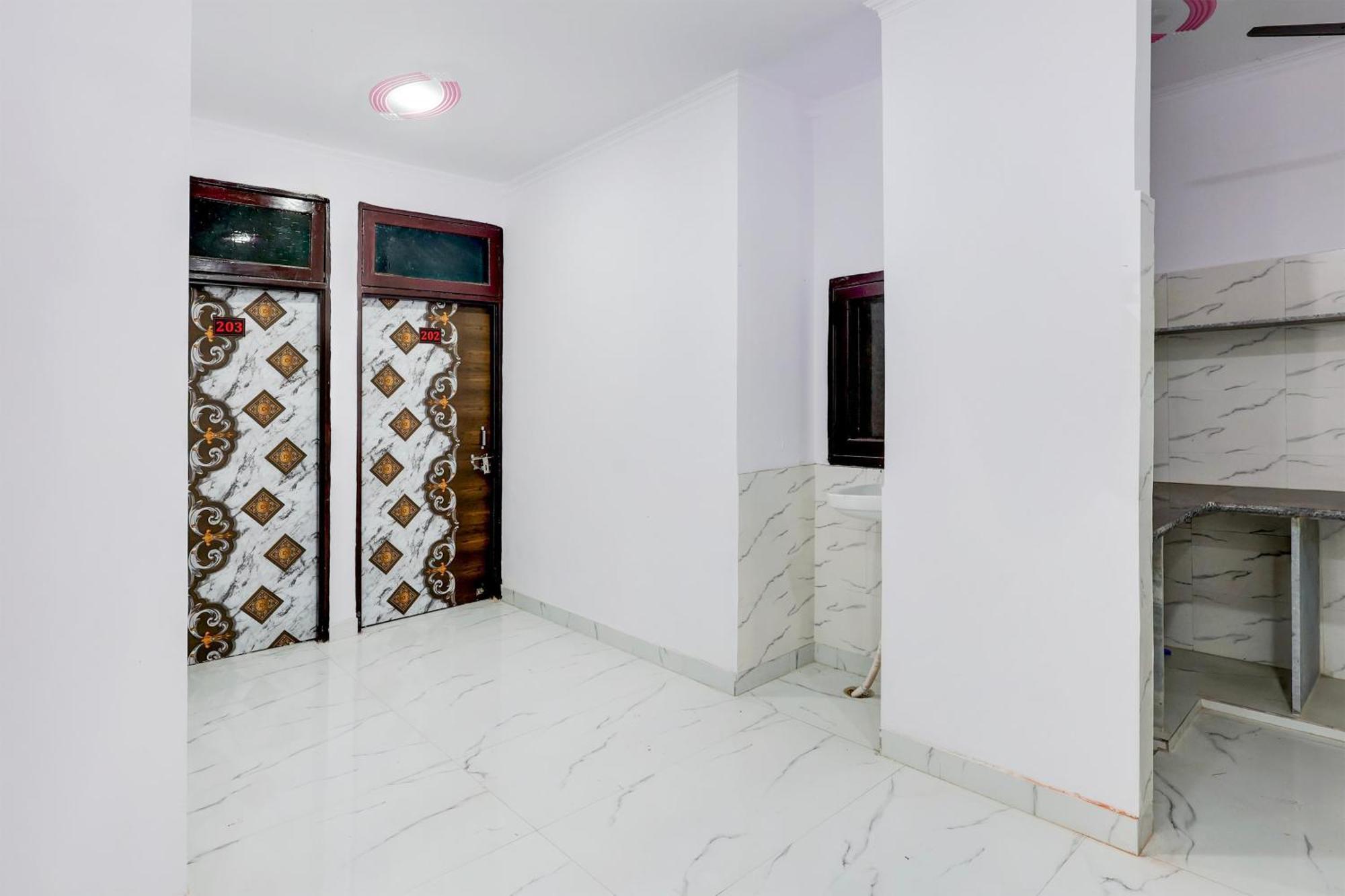 Hotel The Arrow Near Paschim Vihar Delhi  Extérieur photo