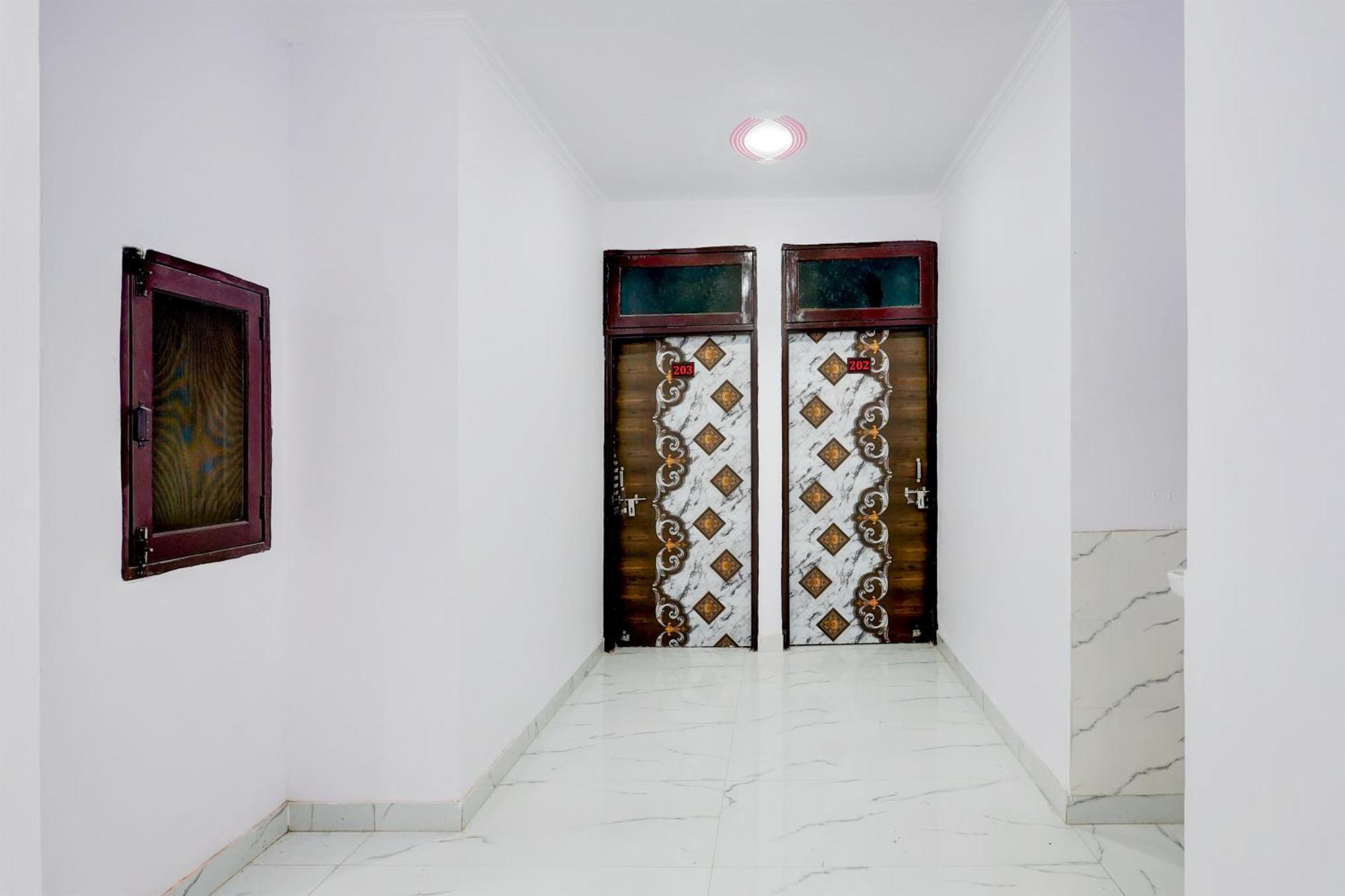 Hotel The Arrow Near Paschim Vihar Delhi  Extérieur photo